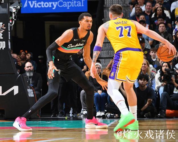 东契奇空砍三双38+10+10,文班亚马16+14,湖人负于马刺 东契奇空砍三双38+10+10,文班亚马16+14,湖人负于马刺